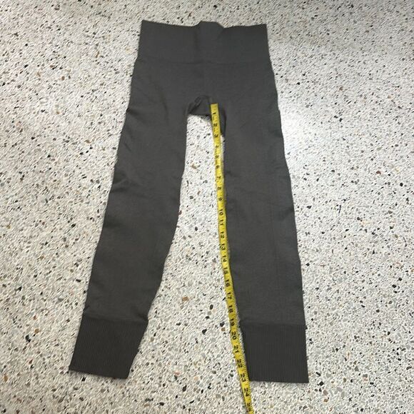 Lululemon Zoned In tight tights leggings dull brown grey 8 - Picture 6 of 7